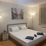 Avelia - Sea View Jacuzzi Retreat 瓦爾納