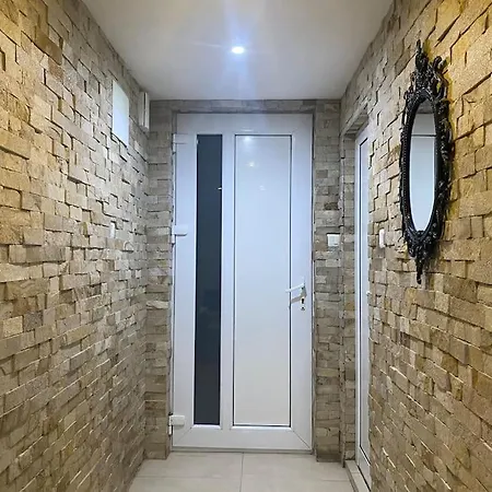 Ferienhaus Luxury Seaside With Jacuzzi & Garden -