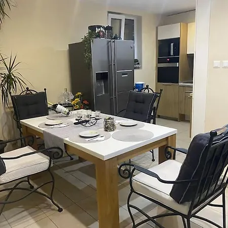 Luxury Seaside With Jacuzzi & Garden - *