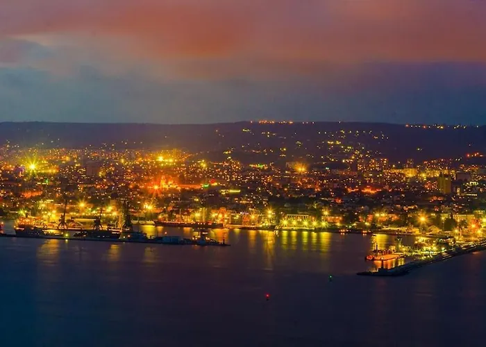 Luxury Seaside With Jacuzzi & Garden - Várna