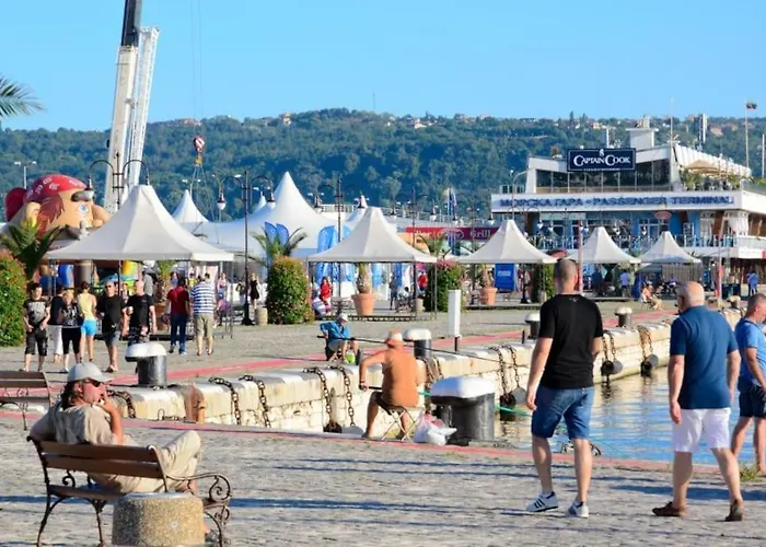 Nyaraló Luxury Seaside With Jacuzzi & Garden - *