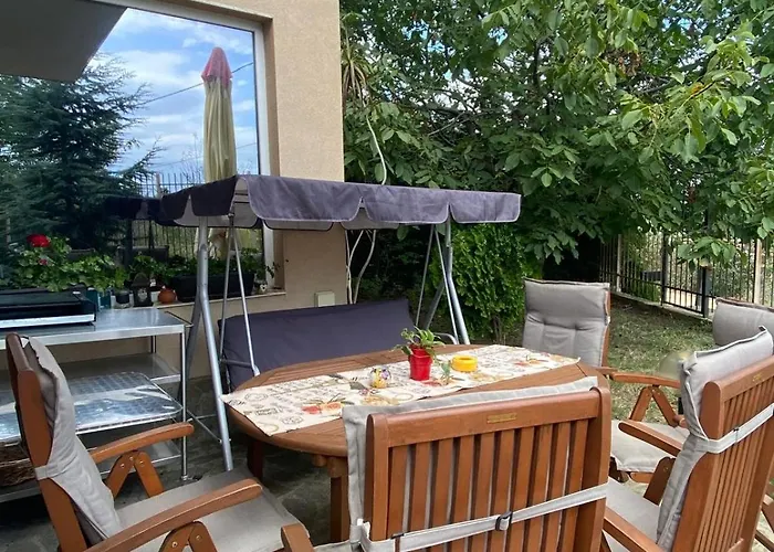 Nyaraló Luxury Seaside With Jacuzzi & Garden - Várna