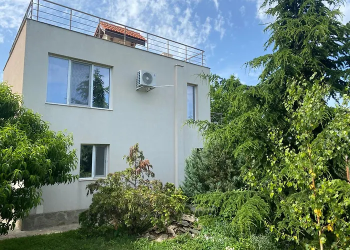 Holiday home Luxury Seaside With Jacuzzi & Garden -