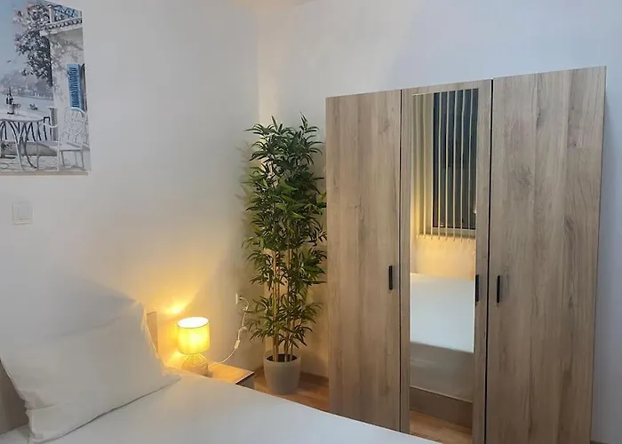 Luxury Seaside With Jacuzzi & Garden -