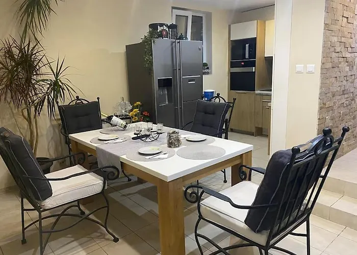 Luxury Seaside With Jacuzzi & Garden - *